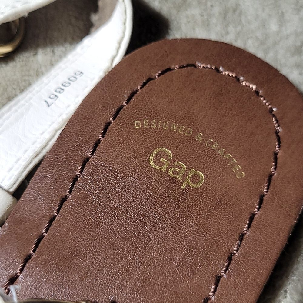 NWOT Gap Women's Sandal Flats - SIZE 8 - Picture 2 of 8